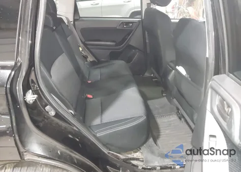 2017 Subaru Forester 2.5I Premium z USA, uszkodzony, nr VIN JF2SJAEC6HH588239